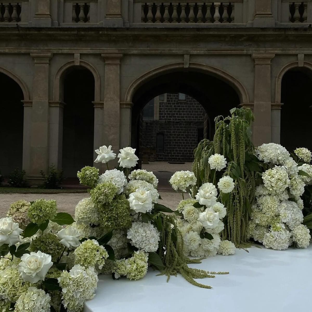 Decoración de ceremonia — Paneles con composición floral
