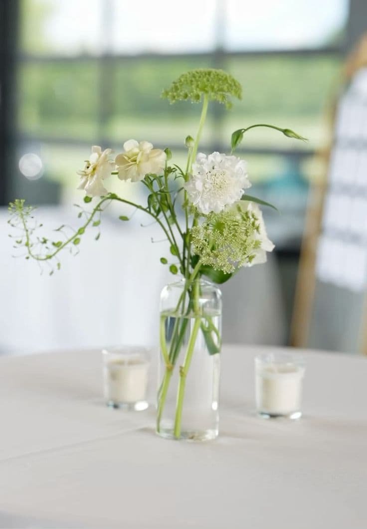 Arreglo de cóctel — Composición dispersa en recipientes de barro