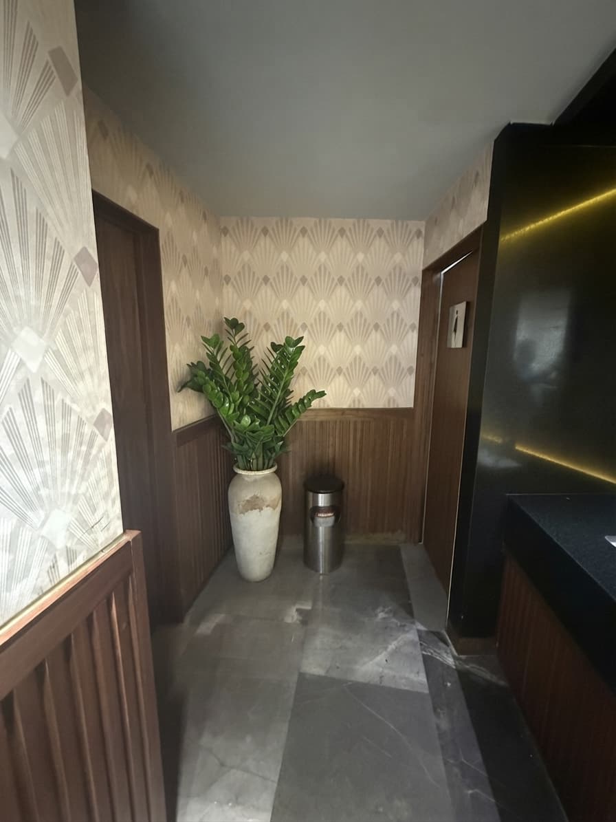 Cómo se vería — Pasillo de baños · lavabos